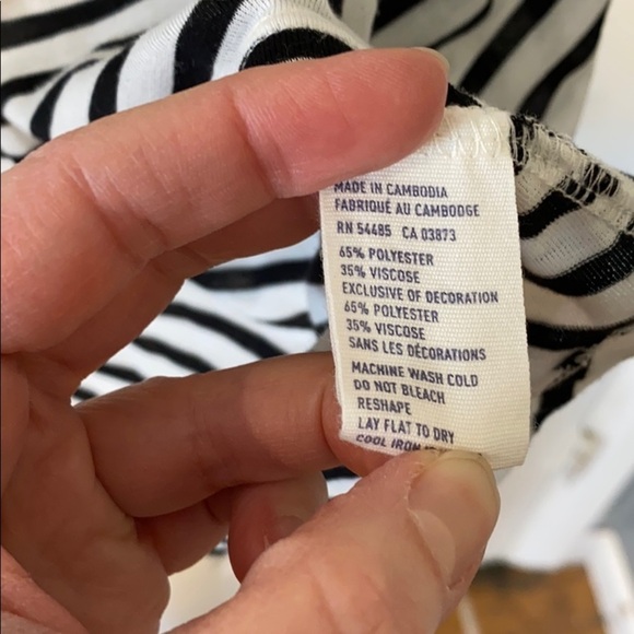 AEO Drapey Pleated Sleeveless Blouse EUC - Picture 5 of 8